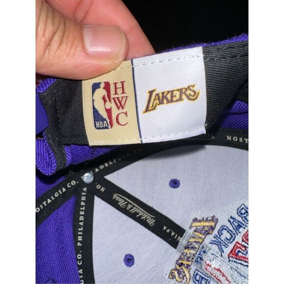 Los Angeles Lakers 80’s Back to Back Champs SnapBack Hat - Picture 6 of 7